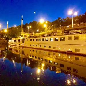 Florentina Boat Botel Prague